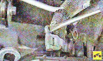 Замена прокладок впускной трубы и катколлектора Лада Калина 2